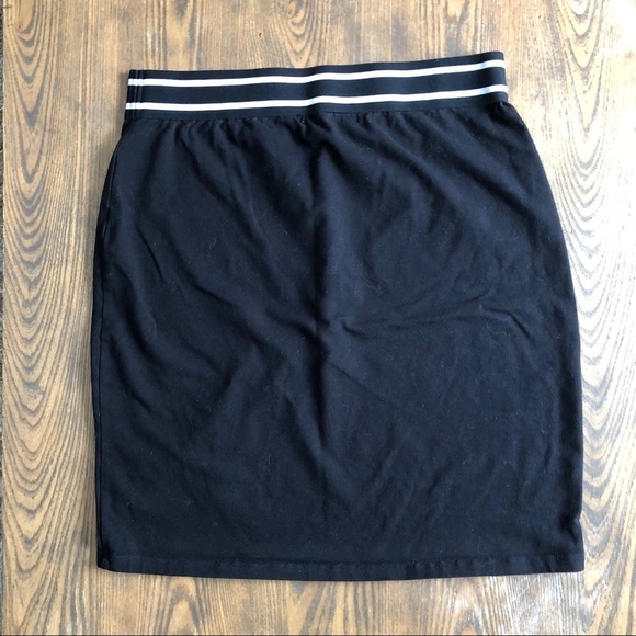 🎄 Suzy Shier black mini  skirt white striped waist M - Picture 4 of 4